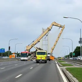 desmontagem de passarela